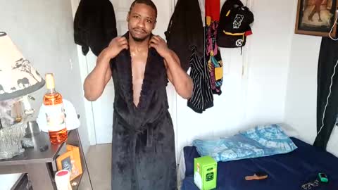 Snapshot of shelbycrazy chatting on March 2025 04:56:02 PM King-shelb online show from March 2025 04:56:02 PM