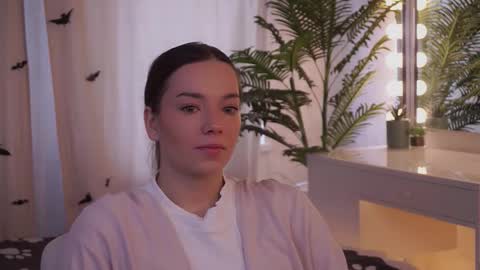 Bella  online show from November 2025 06:24:02 AM