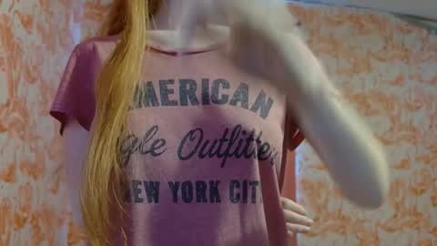 Erika online show from November 2025 07:04:02 PM