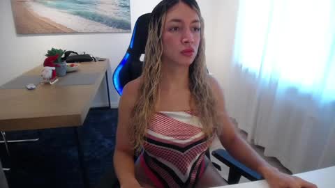 Snapshot of shellsy_hans chatting on January 2025 10:46:01 AM Shellsy H   online show from January 2025 10:46:01 AM