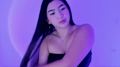 Snapshot of shelly_rohades chatting on October 2025 01:28:02 AM online show from October 2025 01:28:02 AM