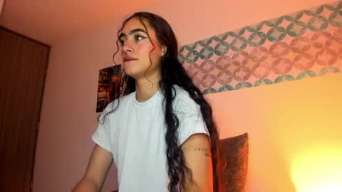 Snapshot of shelsy_d chatting on April 2026 11:00:02 PM S H E L S Y online show from April 2026 11:00:02 PM