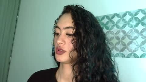 Snapshot of shelsy_d chatting on May 2026 09:34:02 PM S H E L S Y online show from May 2026 09:34:02 PM