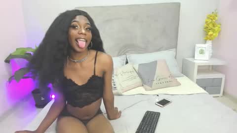 shelsy_issy online show from October 2025 08:33:02 PM