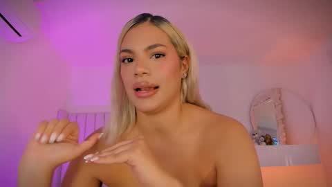 shelynna_azzul online show from February 2026 08:31:02 PM