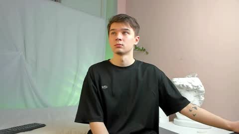 Max online show from April 2026 07:25:01 PM