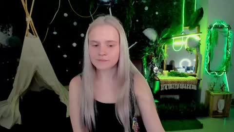 Snapshot of sherributlers chatting on May 2026 05:16:02 AM Sweet Sherri online show from May 2026 05:16:02 AM