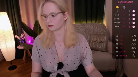 Hello guys my name is Aemilia online show from March 2025 08:52:01 AM