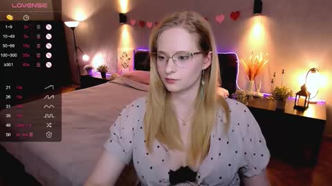 Hello guys my name is Aemilia online show from October 2025 08:55:02 AM