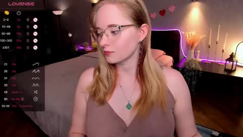 Snapshot of sheslinki chatting on May 2026 08:52:01 AM Hello guys my name is Aemilia online show from May 2026 08:52:01 AM