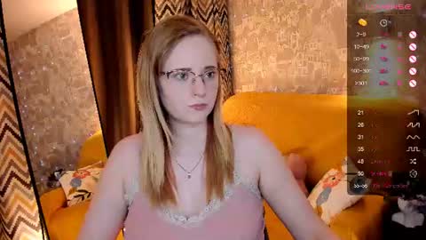 Snapshot of sheslinki chatting on June 2026 08:42:01 AM Hello guys my name is Aemilia online show from June 2026 08:42:01 AM