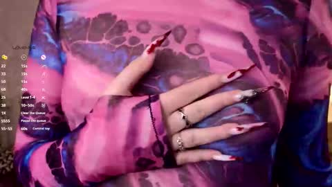 help me reach my first 25 thumbs up online show from November 2025 10:09:01 PM