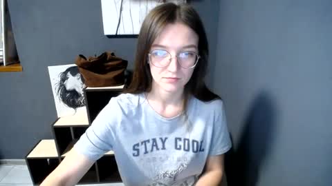 Snapshot of shining_pearl chatting on June 2026 09:23:01 AM Jesica online show from June 2026 09:23:01 AM