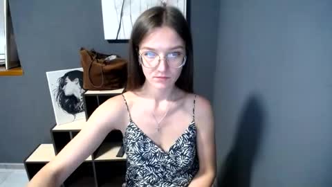 Snapshot of shining_pearl chatting on June 2026 09:57:02 AM Jesica online show from June 2026 09:57:02 AM