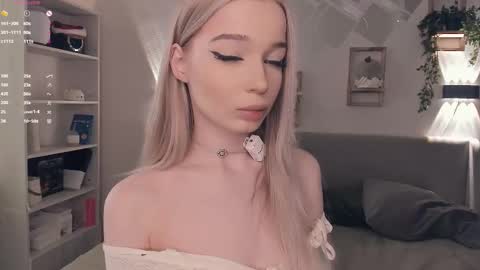 Stella  online show from March 2026 09:53:02 AM