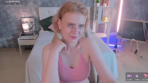 Snapshot of shiny_lisss chatting on August 2026 01:53:02 AM Lisa online show from August 2026 01:53:02 AM