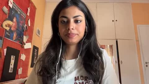 Snapshot of shirleendurrah chatting on May 2026 08:42:01 AM Karin online show from May 2026 08:42:01 AM