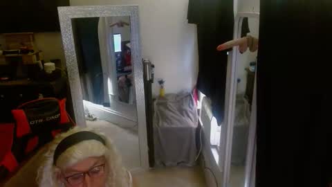 sarah online show from June 2026 07:57:02 PM