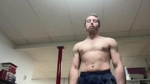 Snapshot of shirtlesshunk15 chatting on April 2026 02:51:02 AM shirtlesshunk15 online show from April 2026 02:51:02 AM