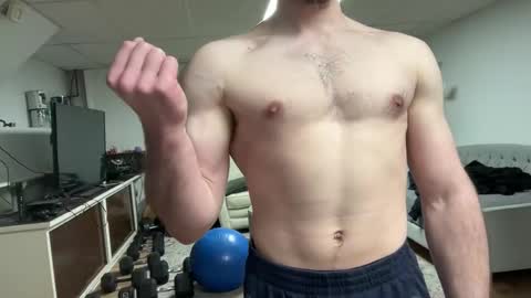 Snapshot of shirtlesshunk15 chatting on April 2026 11:40:02 PM shirtlesshunk15 online show from April 2026 11:40:02 PM