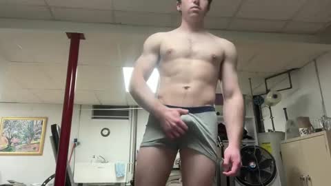 Snapshot of shirtlesshunk15 chatting on April 2026 03:33:02 AM shirtlesshunk15 online show from April 2026 03:33:02 AM