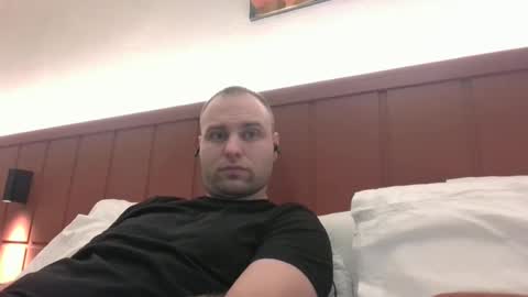 Snapshot of shmele_04 chatting on November 2025 12:20:01 PM shmele_04 online show from November 2025 12:20:01 PM