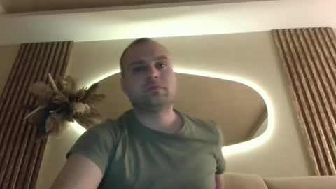 Snapshot of shmele_04 chatting on November 2025 09:51:02 PM shmele_04 online show from November 2025 09:51:02 PM