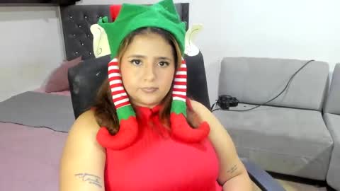 Snapshot of shofia_beltran chatting on December 2024 12:19:02 AM Shofia Beltran online show from December 2024 12:19:02 AM