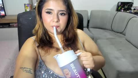 Snapshot of shofia_beltran chatting on February 2025 11:15:01 PM Shofia Beltran online show from February 2025 11:15:01 PM