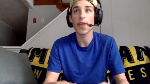 shortiesn40s online show from February 2026 06:15:02 PM