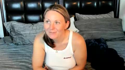 shortstuff79 online show from November 2025 07:30:02 PM