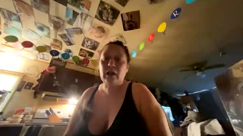 Snapshot of shorty920505 chatting on May 2026 02:31:01 AM shorty920505 online show from May 2026 02:31:01 AM