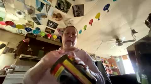 Snapshot of shorty920505 chatting on May 2026 10:29:01 PM shorty920505 online show from May 2026 10:29:01 PM
