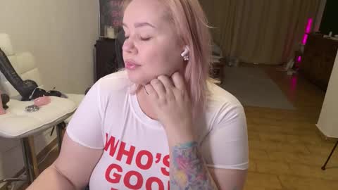 Snapshot of showmebbw chatting on January 2026 08:07:01 AM Mimi online show from January 2026 08:07:01 AM