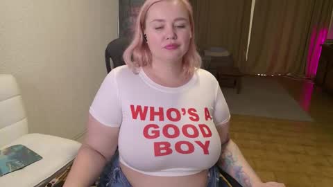 Snapshot of showmebbw chatting on February 2026 01:17:01 PM Mimi online show from February 2026 01:17:01 PM