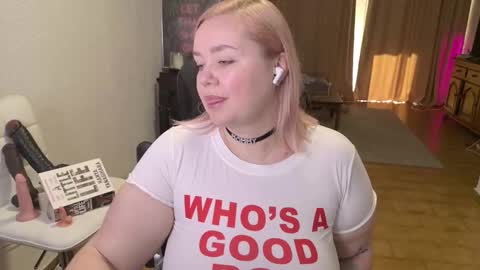 Snapshot of showmebbw chatting on February 2026 09:01:02 AM Mimi online show from February 2026 09:01:02 AM