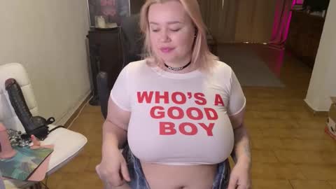 Snapshot of showmebbw chatting on February 2026 09:10:02 AM Mimi online show from February 2026 09:10:02 AM