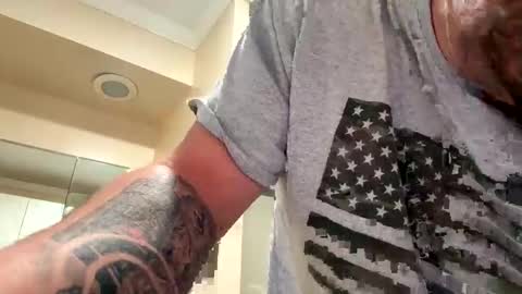 Snapshot of shubby420 chatting on January 2025 01:28:01 PM YeahBoi420 online show from January 2025 01:28:01 PM