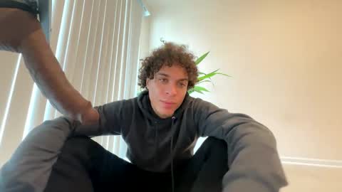 shurthingxx online show from February 2025 03:20:01 PM