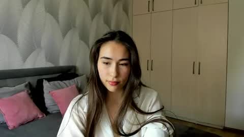 Snapshot of shy_bambiii chatting on June 2026 06:16:02 AM Mika online show from June 2026 06:16:02 AM