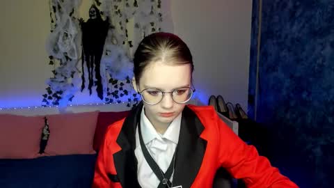 shy_elina01 online show from October 2025 10:49:02 AM