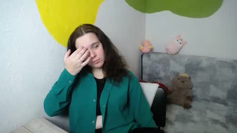 shy_lil online show from November 2025 02:29:01 PM