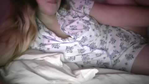 Elyse online show from November 2025 03:05:02 AM