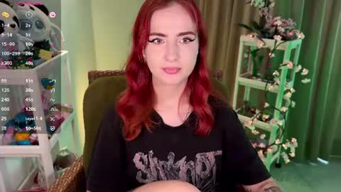Snapshot of shyfoxxxy chatting on June 2026 06:49:01 AM Effie online show from June 2026 06:49:01 AM