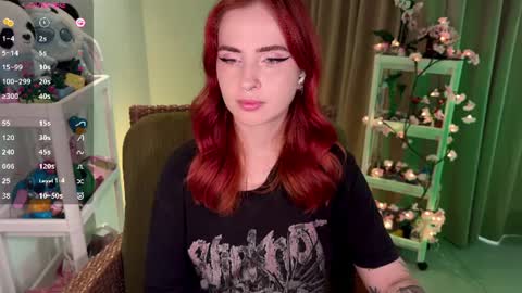 Snapshot of shyfoxxxy chatting on June 2026 10:14:02 AM Effie online show from June 2026 10:14:02 AM