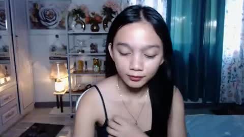 Snapshot of shygirl_lyn chatting on May 2026 03:36:02 AM lyn online show from May 2026 03:36:02 AM