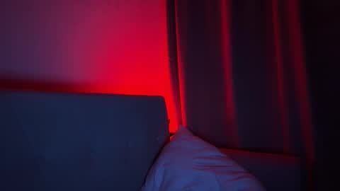 Amelia online show from March 2026 07:06:02 PM