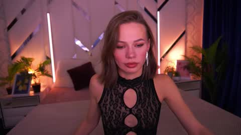 shyysiren online show from December 2025 08:40:02 AM