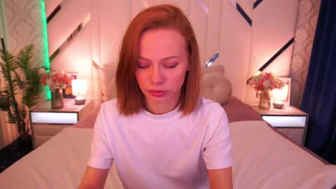 shyysiren online show from April 2026 06:44:02 AM