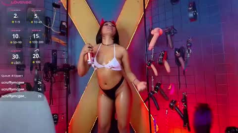 Snapshot of siara_bdsm chatting on October 2025 08:44:01 PM siara_bdsm online show from October 2025 08:44:01 PM